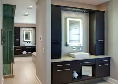 His and Hers Contemporary Master Bathroom