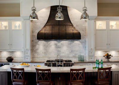 Refined Traditional Kitchen in Burr Ridge