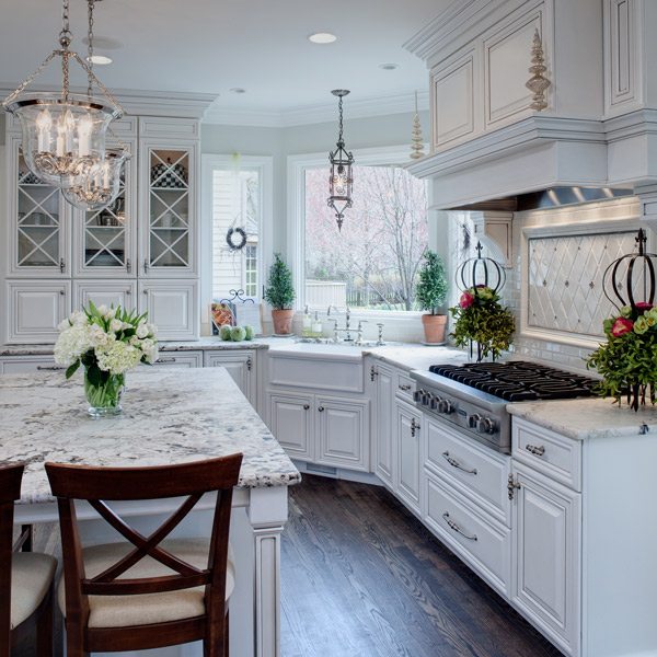 Well-Dressed Traditional Glen Ellyn Kitchen | Drury Design