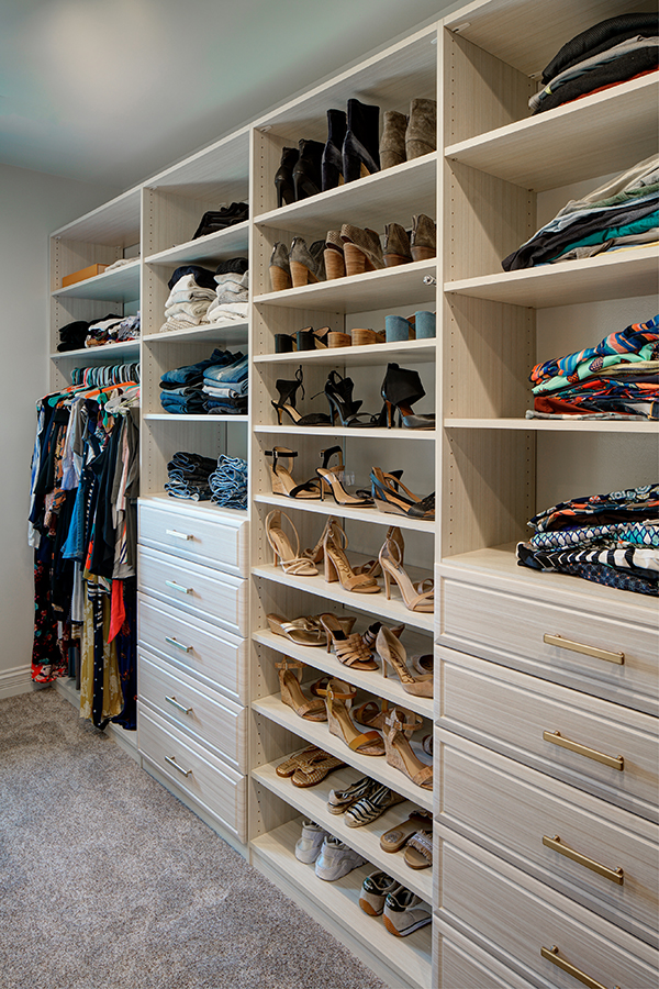 How I reorganized a walk in closet with wire racks. - Cribbs Style