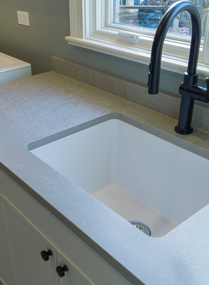 Fresh-Bright-Laundry-Room-sink_Chicago