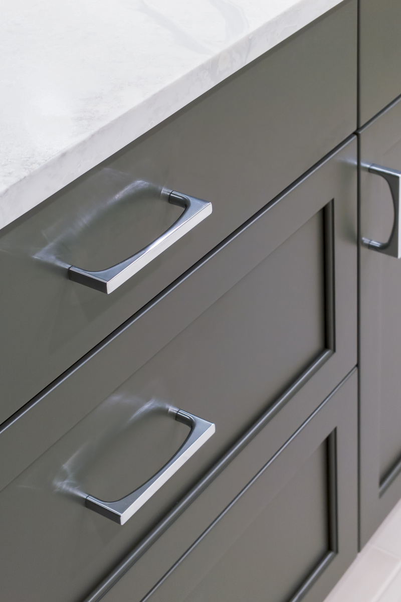 refined_simple_primary_bath_refresh_vanity_painted_drurydesign_copyright_2025