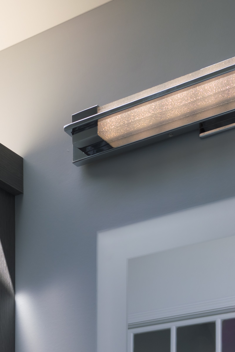 Chicago_Bold+Balanced-Primary-Bathroom-Remodel_lighting_Drury-Design_Copyright-2025