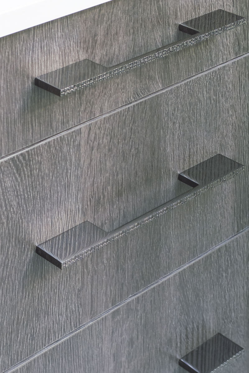 Chicago_Bold+Balanced-Primary-Bathroom-Remodel_makeup-vanity-pulls_Drury-Design_Copyright-2025