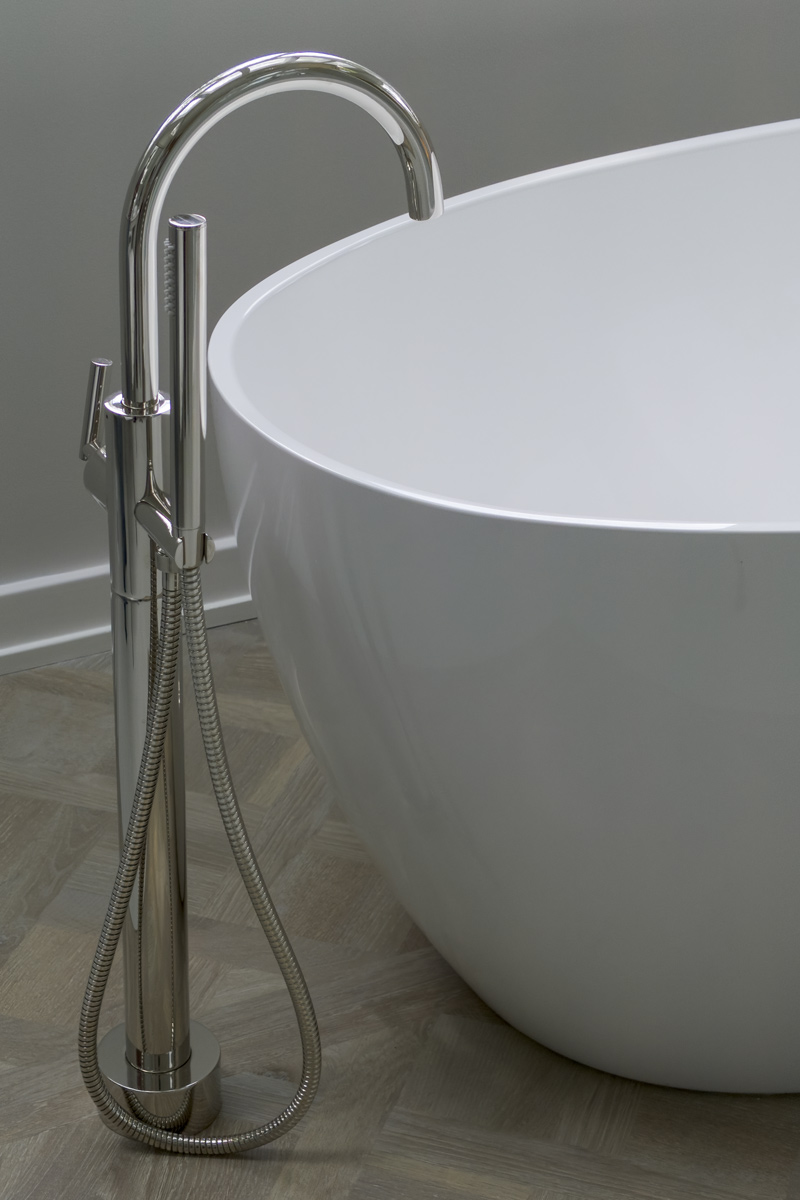 Modern_Architectural_Rebirth_Drury-Design-Copyright_Chicago_White-contemporary-freestanding-tub-detail