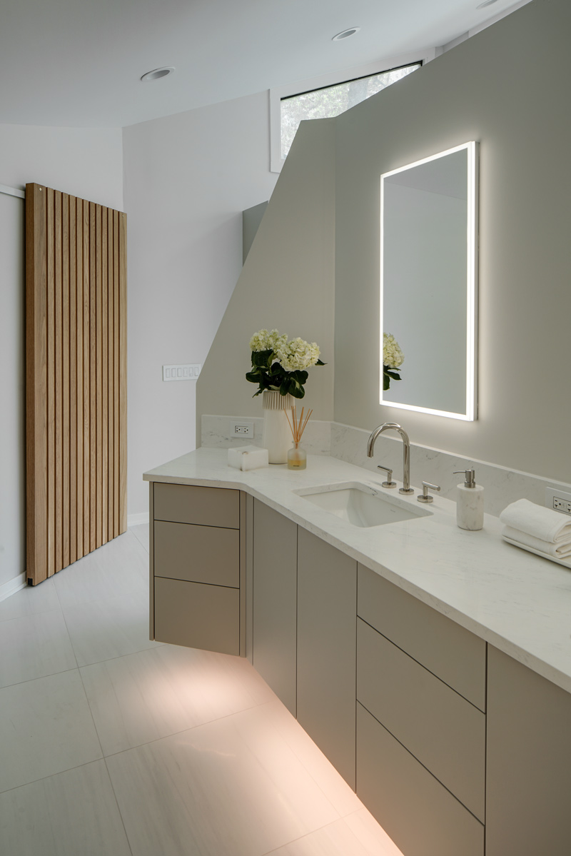 Modern_Architectural_Rebirth_Drury-Design-Copyright_Chicago_White-contemporary-sink-vanity-area