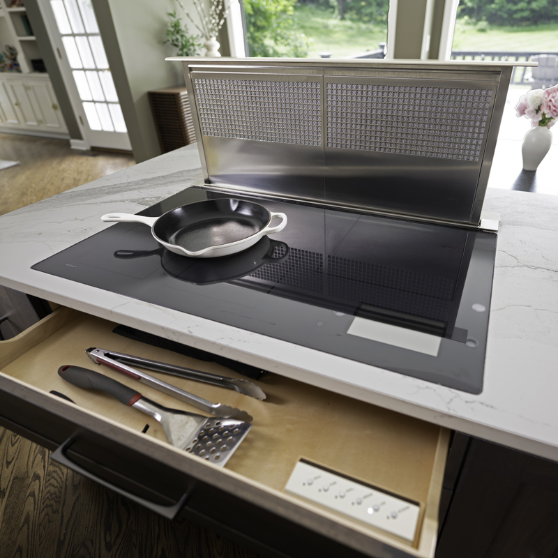 Family-Centered-Kitchen_Barrington-Hills_Drury-Design_Chicago_Convection-Range_Copyright-2025