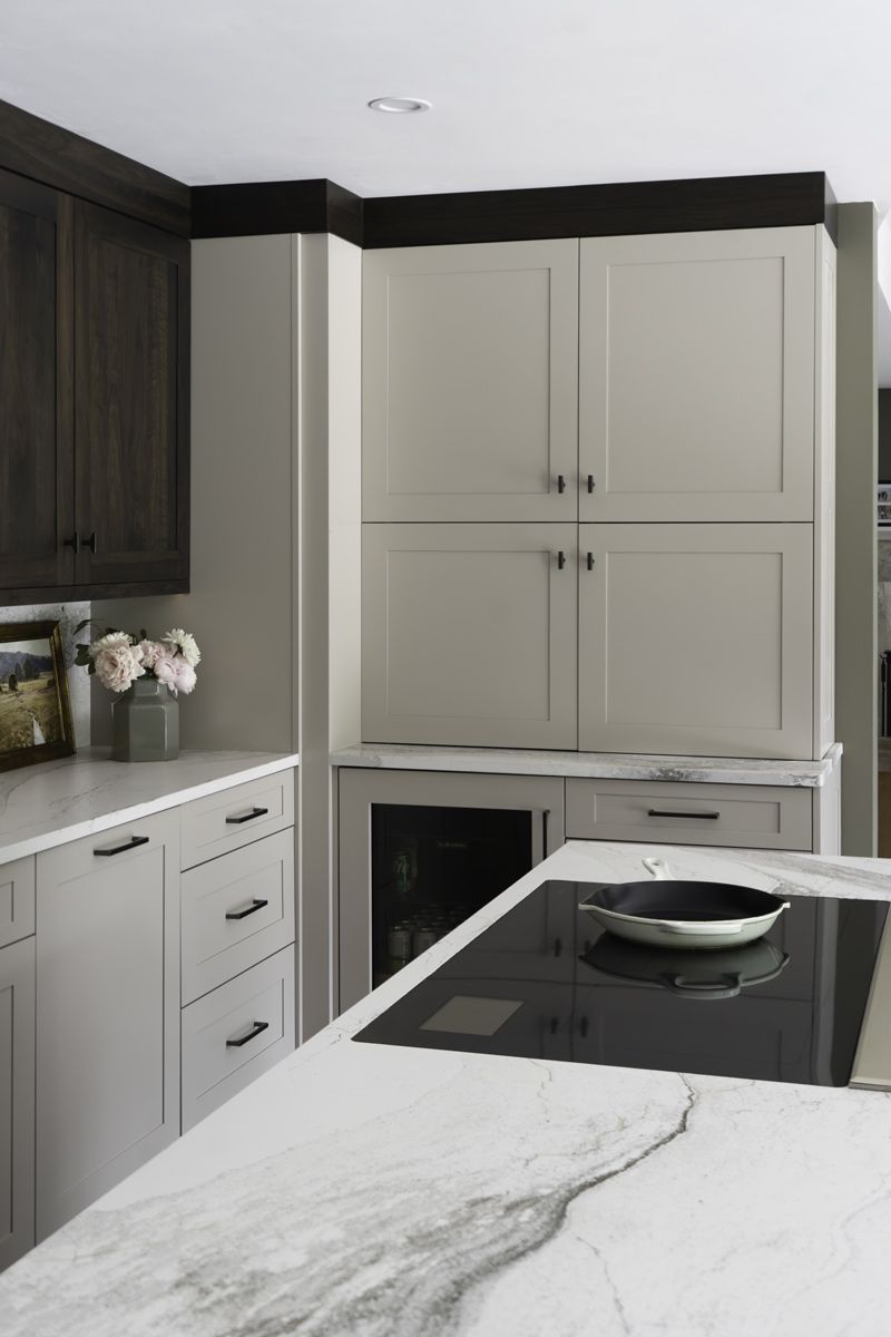 Family-Centered-Kitchen_Barrington-Hills_Drury-Design_Chicago_Island-Bev-Fridge-Cabinets_Copyright-2025