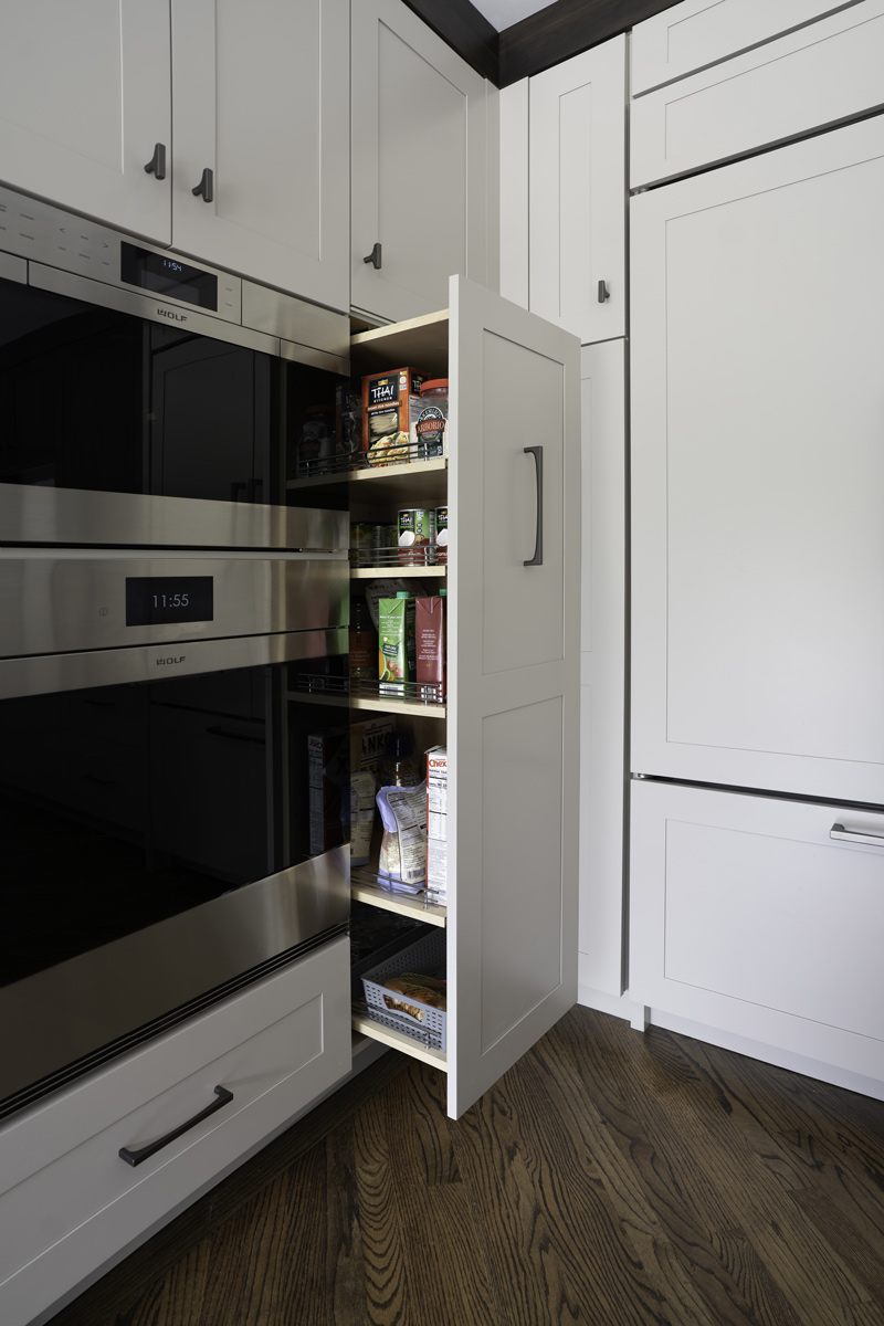 Family-Centered-Kitchen_Barrington-Hills_Drury-Design_Pull-out-Cabinets_2_Copyright-2025
