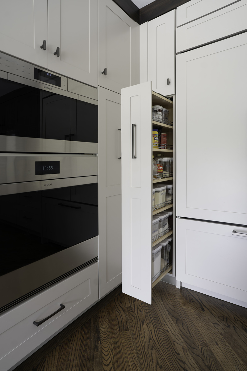 Family-Centered-Kitchen_Barrington-Hills_Drury-Design_Pull-out-Cabinets_3_Copyright-2025