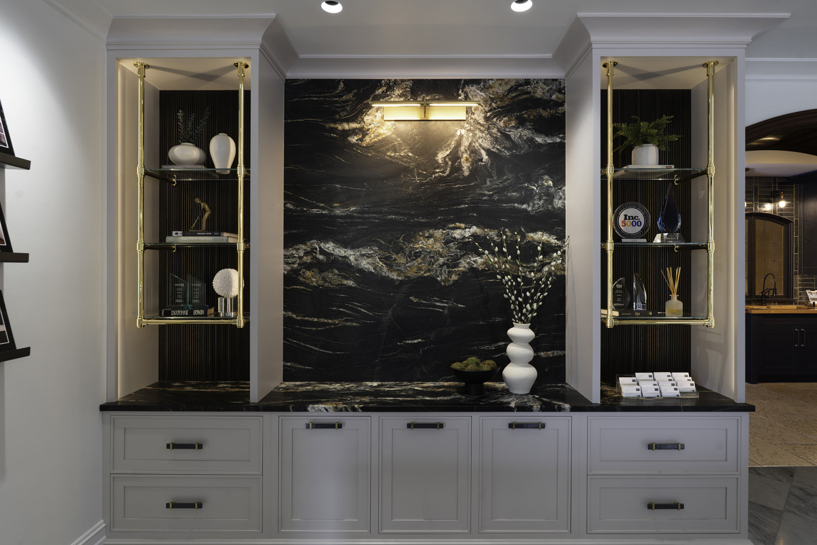 Drury-Design_Chicago_Lobby_Marble-Backsplash_Copyright-2025
