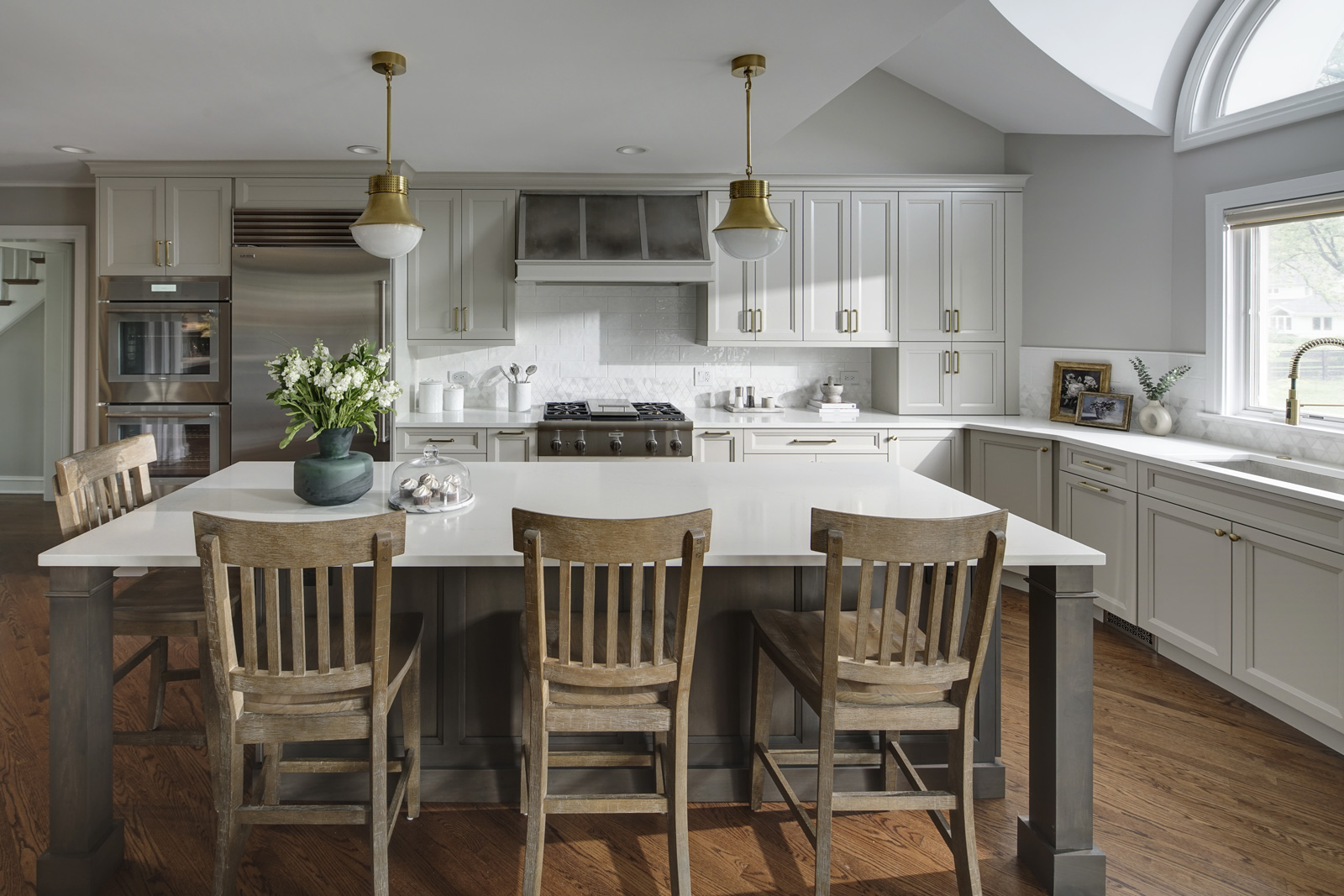 Modern-Warm-Kitchen-Remodel_Island_Drury-Design-Chicago_Copyright-2025