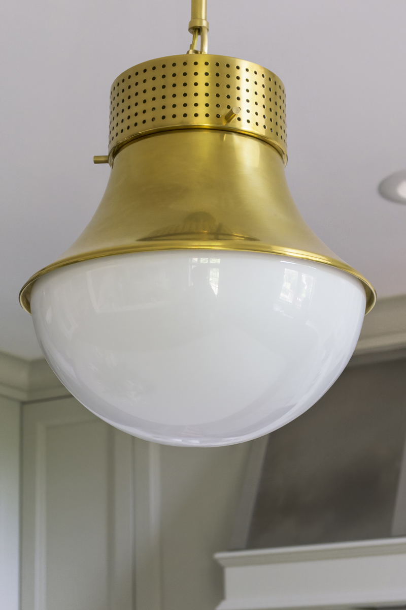 Modern-Warm-Kitchen-Remodel_Pendant_light_Drury-Design-Chicago_Copyright-2025