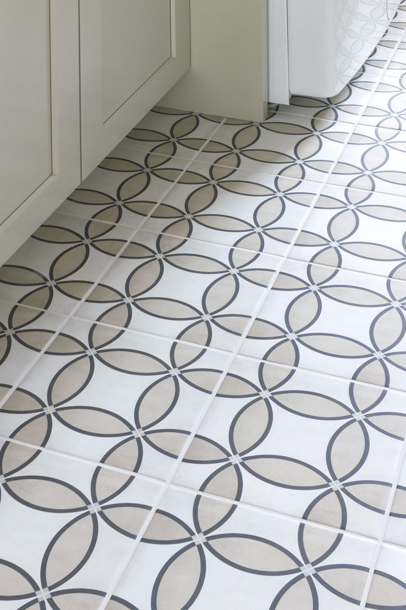 Transitional-Elegance_Laundry-Room-tile-Drury-Design-Chicago_Copyright-2025