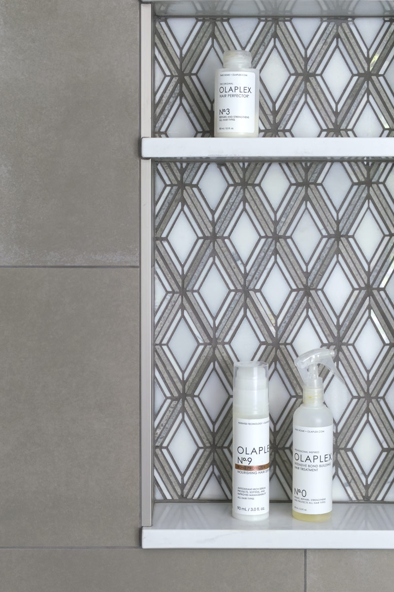 Transitional-Elegance_Primary-shower-mosaic-tile-niche-Drury-Design-Chicago_Copyright-2025