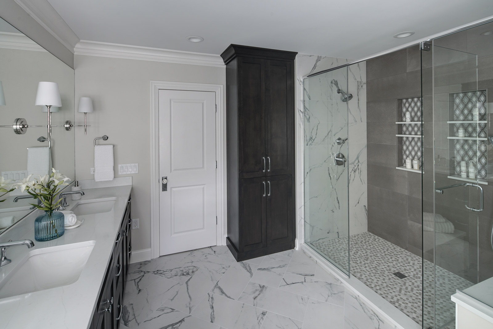 Transitional-Elegance_primary-large-shower-Drury-Design-Chicago_Copyright-2025