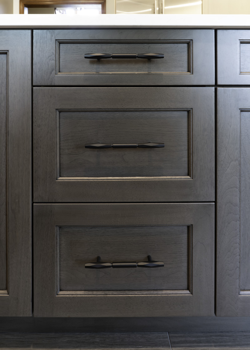 Warm-Transitional-Kitchen_Walnut-Cabinet_Chicago_Copyright-2025_Drury-Design
