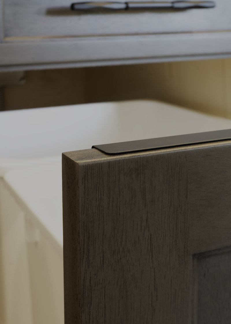 Warm-Transitional-Kitchen_Waste-Edge-Protector_Chicago_Copyright-2025_Drury-Desig