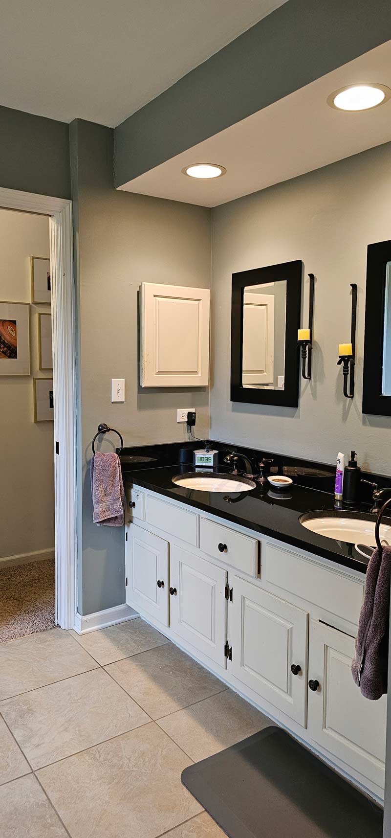 Classic-Meets-Modern-Primary-Bath-Remodel_Copyright-2025_Drury-Design_Chicago_BEFORE-Vanity