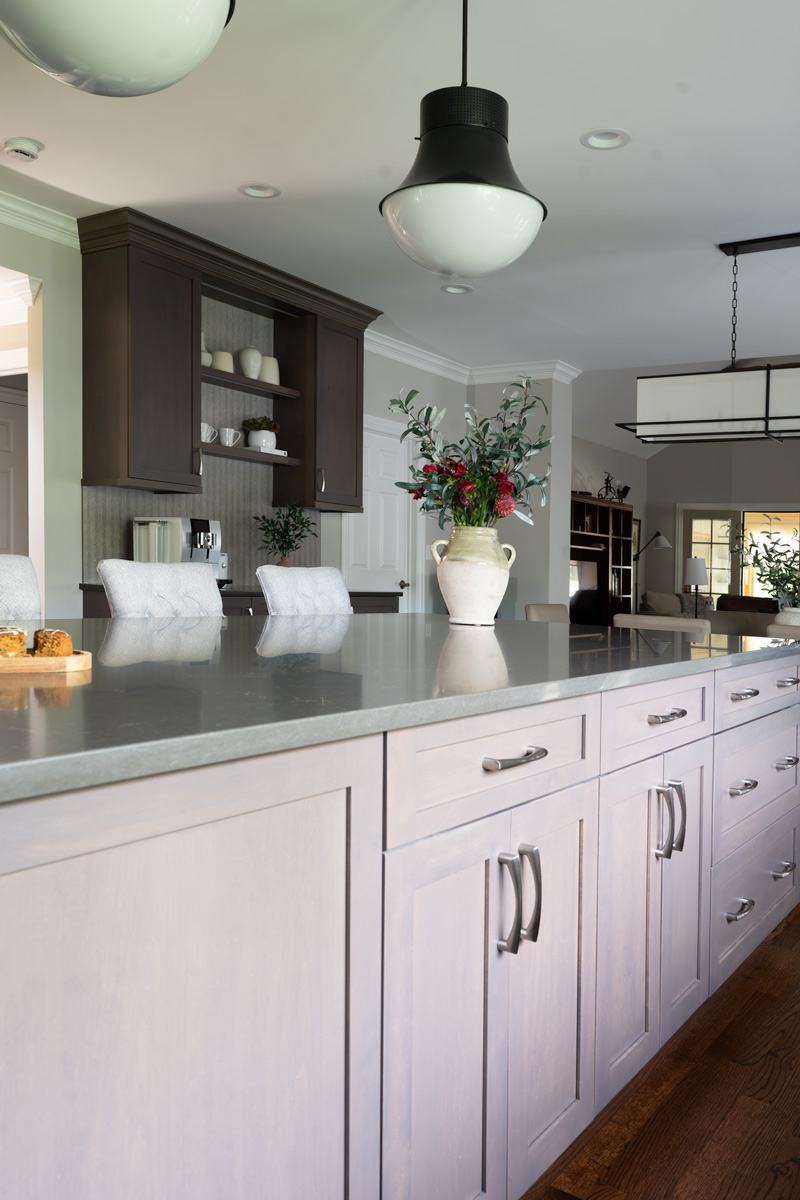 Transitional-Kitchen-with-Wet-Bar-and-Powder-Room-Refresh_Drury-Design_Copyright-2026_Island-Cabinetry