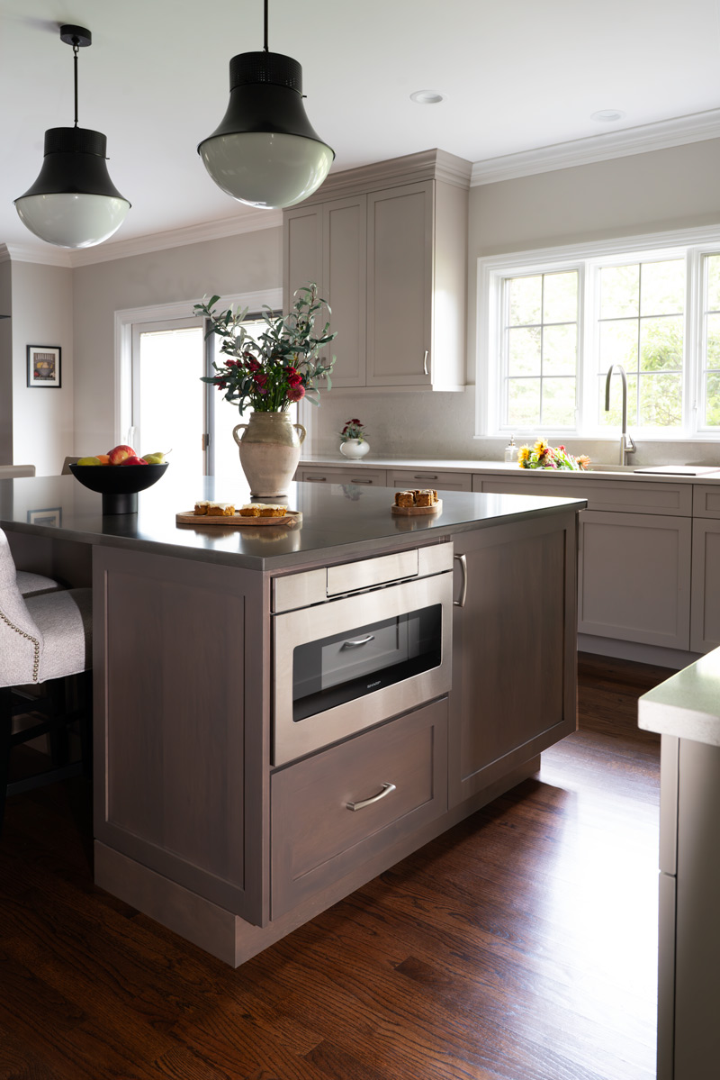 Transitional-Kitchen-with-Wet-Bar-and-Powder-Room-Refresh_Drury-Design_Copyright-2026_Island-Microwave