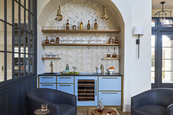 Custom Home Bar with Character – Burr Ridge, IL