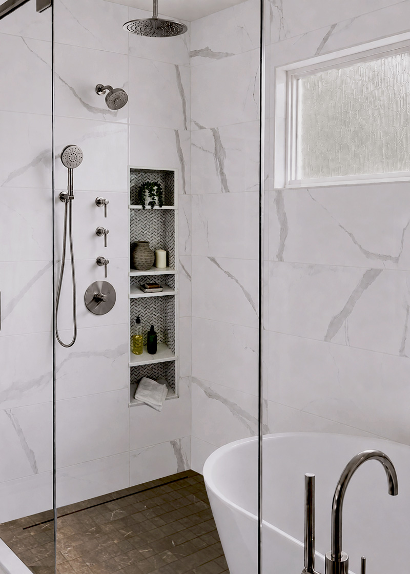 Warm-Neutral-Primary-Bath_Wet-Room_Shower-Niche_Drury-Design-Chicago_Michael-Kaskel-Photography_Copyright-2026