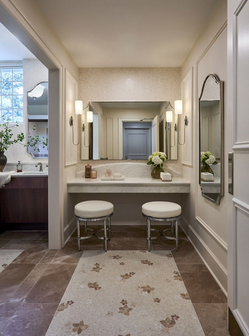Medinah-Country-Club_Bathroom-Remodel_Ladies-Makeup-Vanity_Drury-Design_Copyright-2026-Michael-Kaskel