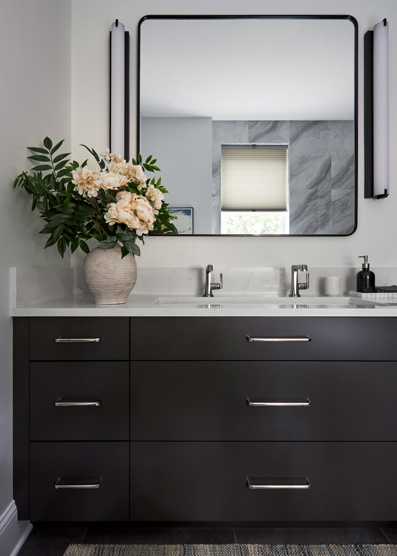 Breaking-Bath_Highland-Park_Primary-Bath_Vanity_Drury-Design_Copyright-2026-Michael-Alan-Kaskel-Photography